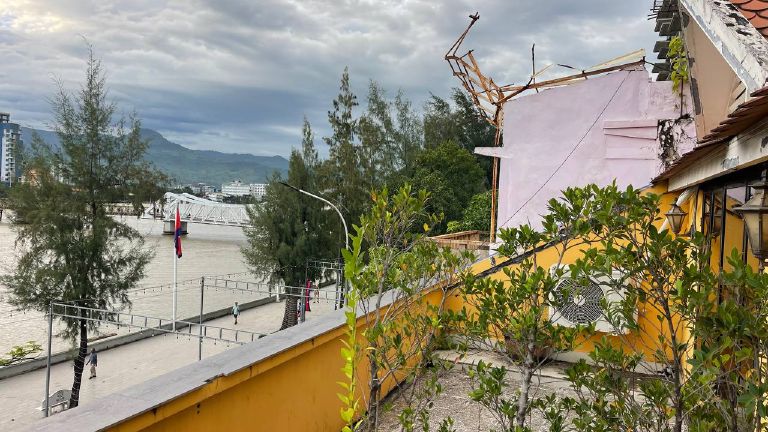 Twin Room with Shared Balcony image 5